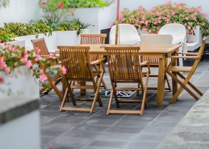 Comercial Boutique 3* Πόντα Ντελγκάντα