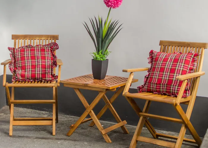 Comercial Boutique Πανσιόν Πόντα Ντελγκάντα