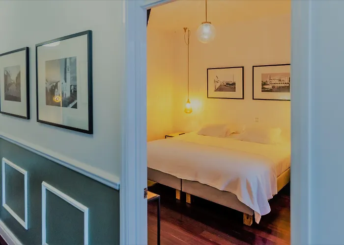 Comercial Boutique Πανσιόν Πόντα Ντελγκάντα